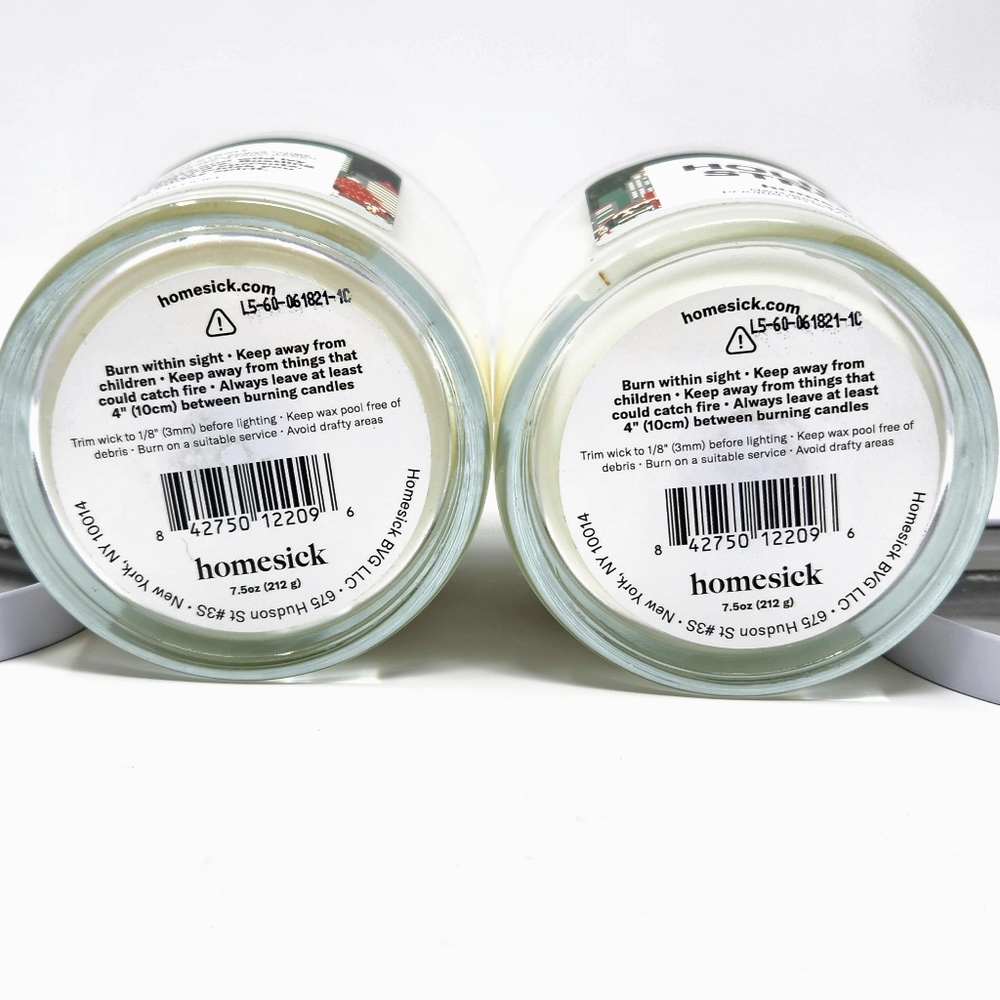Homesick Candle Holiday Stroll 7.5 oz x 2, New, Christmas Candle, Holiday Scent - Picture 2 of 2